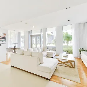 Elegant 2+ 1 Bedroom With Fantastic Views Of Ain شقة